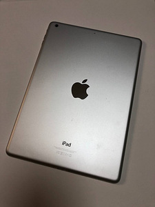 iPad Air 32GB (2 foto / 3)