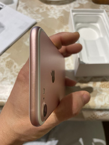 2 tükki iphone 7 32GB, roosa kuld ja must, hind mõlemale 99€ (5 foto / 10)