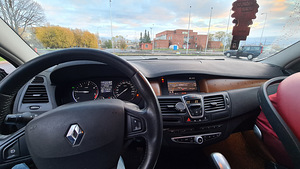 Renault Laguna (2 фото из 7)