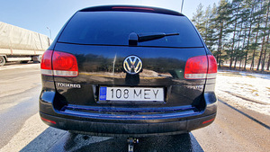 VW Touareg (7 foto / 10)