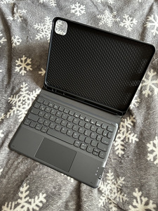 Uus Earto iPad Air/Pro ümbris 11-tollise klaviatuuriga (1 foto / 6)