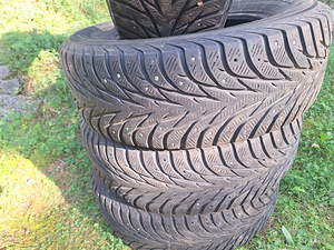 245/65R17 YOKOHAMA ICE GUARD STUD-4 tk. (8 foto / 8)