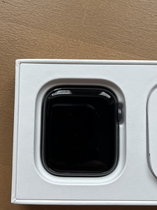 Apple Watch SE 44mm GPS + Cellular (5 foto / 7)