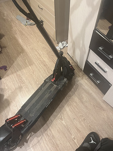 Продам электросамокат (1 фото из 4)