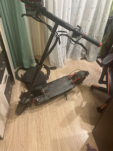 Продам электросамокат (2 фото из 4)