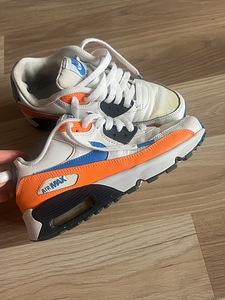 Кроссовки Nike (2 фото из 4)