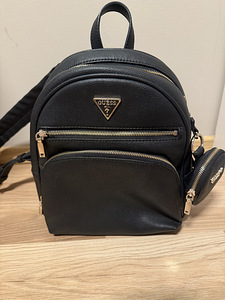 Guess (1 foto / 4)