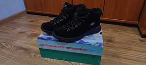 Зимние полусапожки Skechers (1 фото из 3)