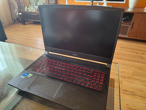 Msi katana gf66 12ugs (2 foto / 2)