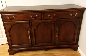 Puidust Drexel Heritage kummut 142x46x90 (1 foto / 3)