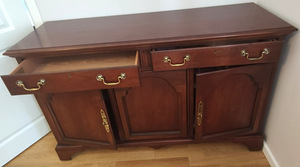 Puidust Drexel Heritage kummut 142x46x90 (2 foto / 3)