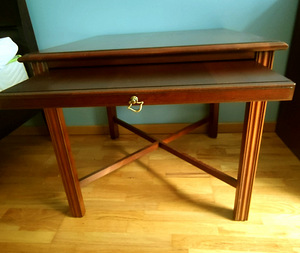 Drexel Heritage puidust abilaud, 67x67x60 (2 foto / 3)