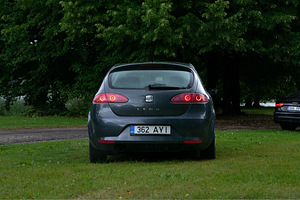 Seat Leon 2007 (6 фото из 10)