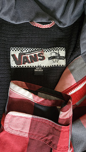 Куртка VANS (2 фото из 3)