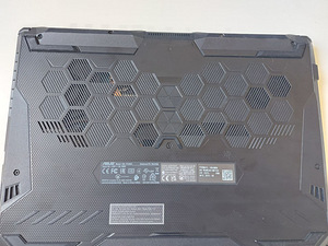 ASUS FX506HC-HN436W (8 foto / 9)