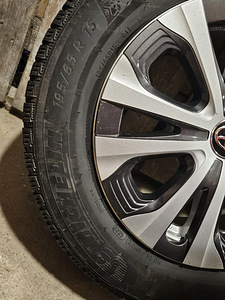 Шины Toyota новые и оригинальные диски 100x5; 195/65 r15 (5 фото из 9)