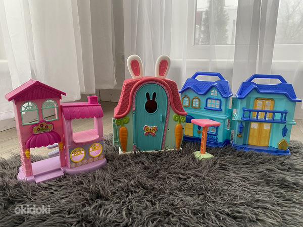 Детские игрушки, игровые домики, железная дорога, карета Барби, книга