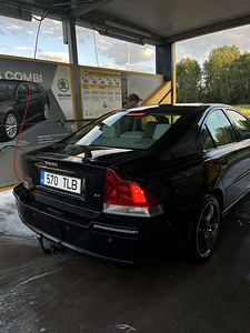 Volvo S60 2004 (2 фото из 15)