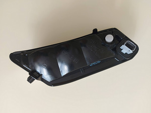VOLVO XC60 (05.2008 – 12.2013) Äärevalgusti (parem) (2 foto / 2)