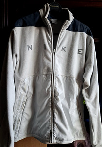 Nike spordijakk (2 foto / 3)