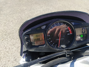 Suzuki gsr 600 a2 (1 foto / 4)