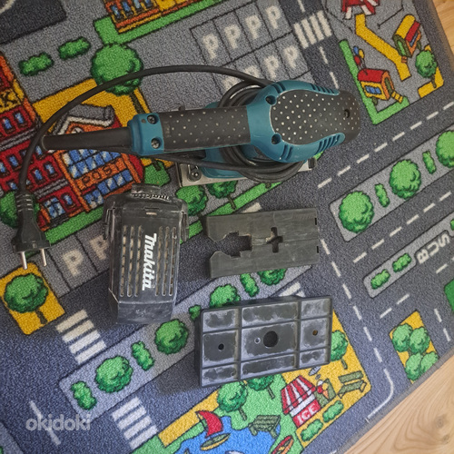 Makita Bo3710
