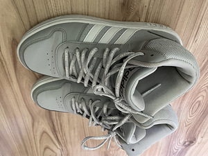 Adidas nahast tossud,40 (8 foto / 9)
