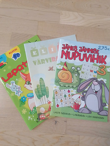 Laste ajakirjad ja värviraamatud (2 foto / 3)