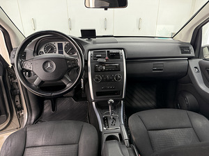 Mercedes-Benz B170 2006 (7 foto / 15)