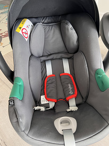 Turvahäll Cybex Aton b2 + isofix base (4 foto / 4)