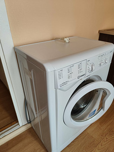 Стиральная машина Indesit .В хорошем состоянии (1 фото из 2)