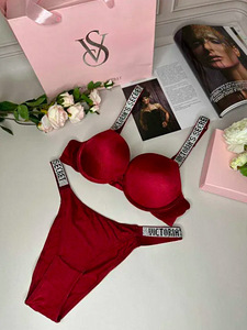 Victoria`s Secret aluspesu komplekt strassikividega (3 foto / 10)