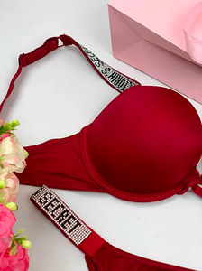 Victoria`s Secret aluspesu komplekt strassikividega (10 foto / 10)
