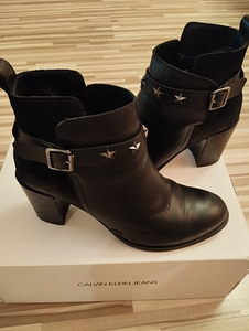 Tommy Hilfiger, nr 37 (1 foto / 3)