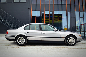 BMW 728ia E38 728i 142kw 1999 Facelift Aspensilber Metallic (2 foto / 14)