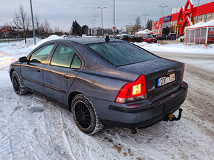 Volvo S60 2.4td D5 120kw (2 foto / 12)