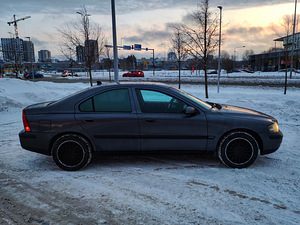 Volvo S60 2.4td D5 120kw (4 foto / 12)