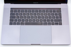 Macbook Pro 15" - Mid 2017, i7 2.9 GHz, 16GB/512GB (3 foto / 10)