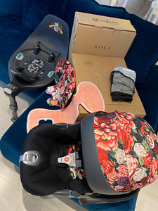 Cybex Cloud Z i-Size Spring Blossom Dark+ Cybex Base Z (2 foto / 6)