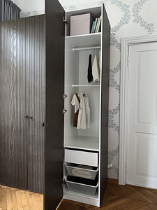 Minimalistlik Skandinaavia stiilis riidekapp/garderoob (3 foto / 10)