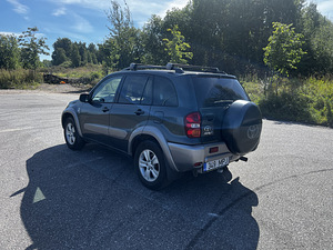Toyota Rav4, 2004, Diesel (2 foto / 5)