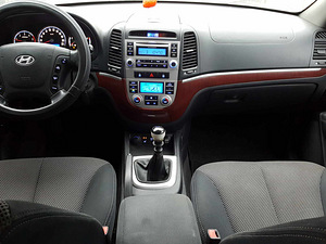 Hyundai Santa Fe (7 foto / 12)