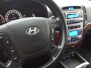 Hyundai Santa Fe (9 foto / 12)