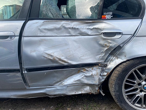 BMW E39 530d в аварийном состоянии (10 фото из 10)