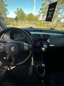 Продается SUZUKI SWIFT (6 фото из 10)