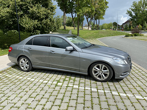 Продается Mercedes-Benz E220 (4 фото из 13)