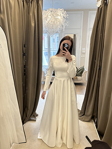 Свадебное платье (3 фото из 3)