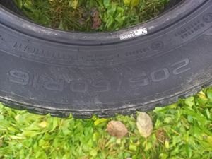 Naastrehvid R16/60/205 Nokian Hakkapeliita 9 (2 foto / 4)
