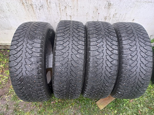 Naastrehvid R17/65/235 Nokian Hakkapeliita 5 (1 foto / 3)