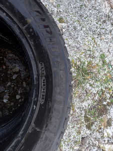 Naastrehvid R17/60/215 Bridgestone Blizak (4 foto / 4)